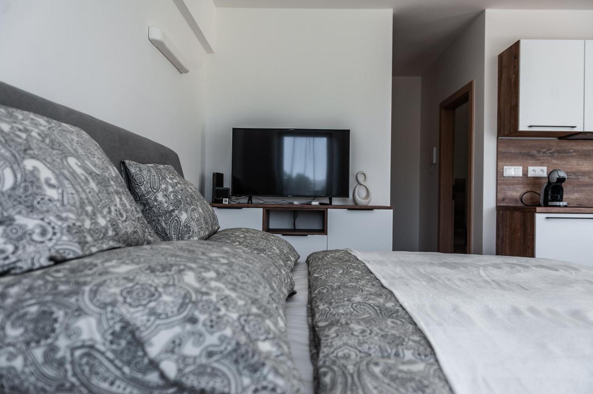 Apartmany Besen Bešeňová Eksteriør billede