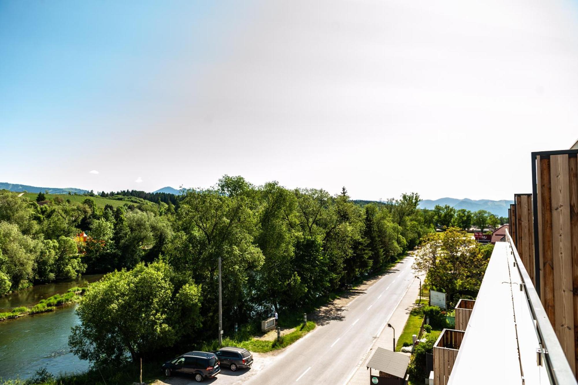 Apartmany Besen Bešeňová Eksteriør billede
